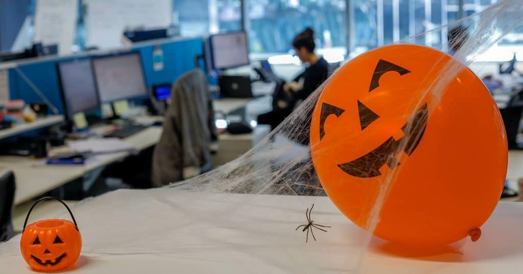Decorate Your Workspace for the Fall Season