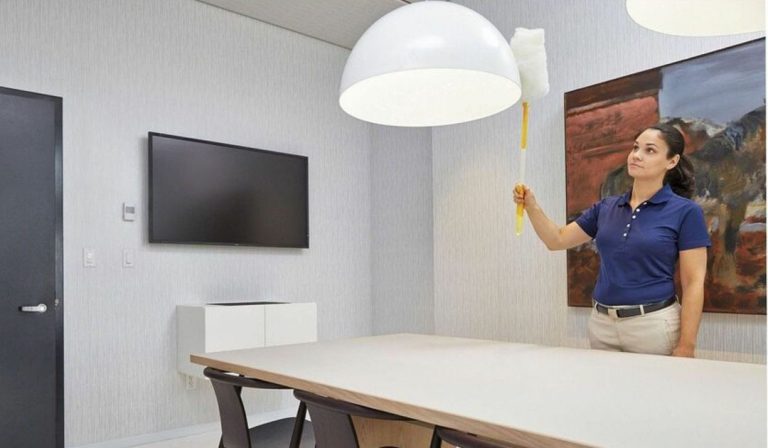 Smarter Cleaning Starts Here: 3M™ Easy Trap Duster System
